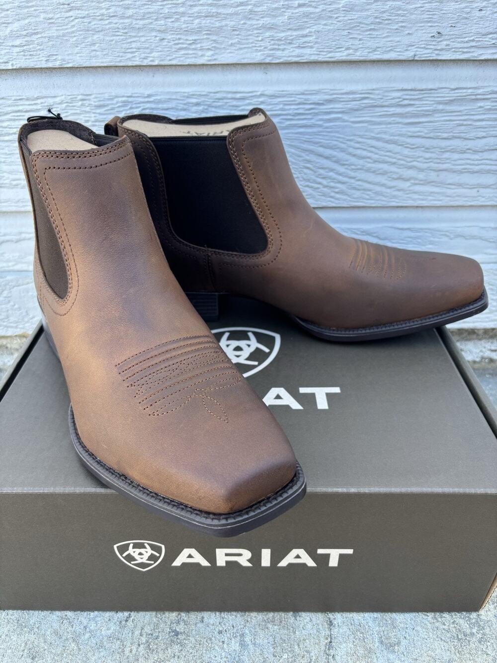 Ariat Booker Ultra Square Toe Mens Size 9 EE Oily Distressed Tan Chelsea Boots